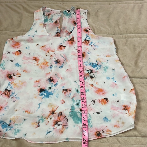 Floral sleeveless blouse - Picture 5 of 6